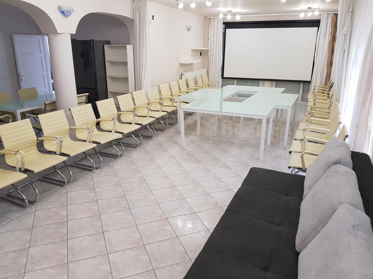 Crystal Es Susanne Panzio Сиофок Екстериор снимка