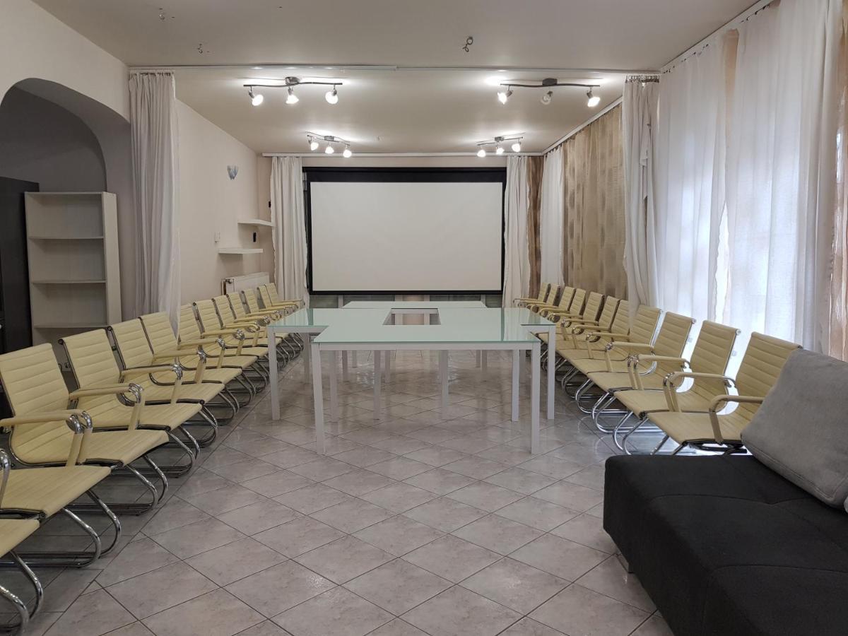 Crystal Es Susanne Panzio Сиофок Екстериор снимка