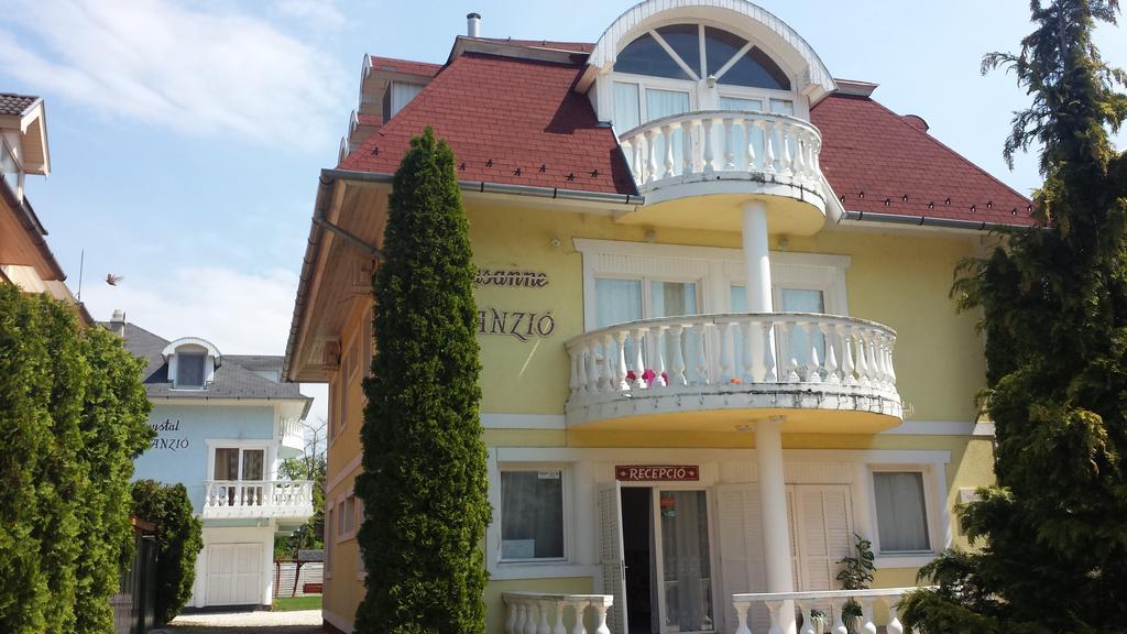 Crystal Es Susanne Panzio Сиофок Екстериор снимка